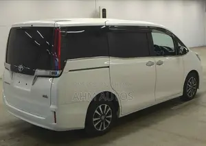 Toyota Esquire 1.8 Four-Wheel Drive Hybrid (7 seater) 2021 Pearl