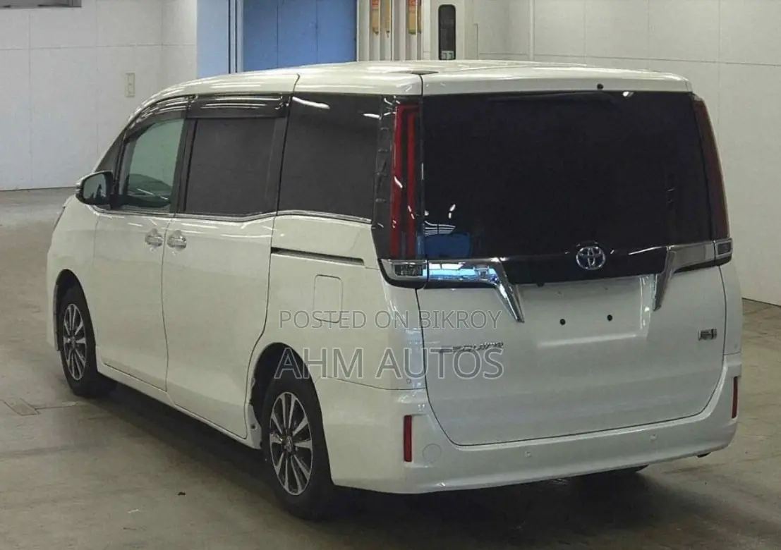 Toyota Esquire 1.8 Four-Wheel Drive Hybrid (7 seater) 2021 Pearl