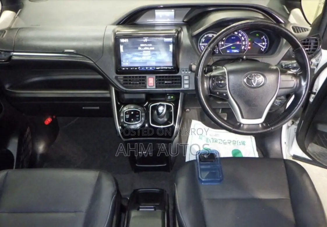 Toyota Esquire 1.8 Four-Wheel Drive Hybrid (7 seater) 2021 Pearl