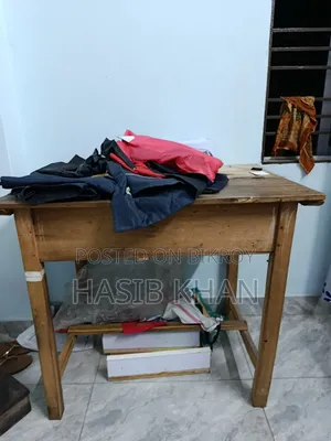 টেবিল,খাট,তোষক বিক্রি হবে
