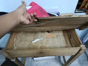 টেবিল,খাট,তোষক বিক্রি হবে