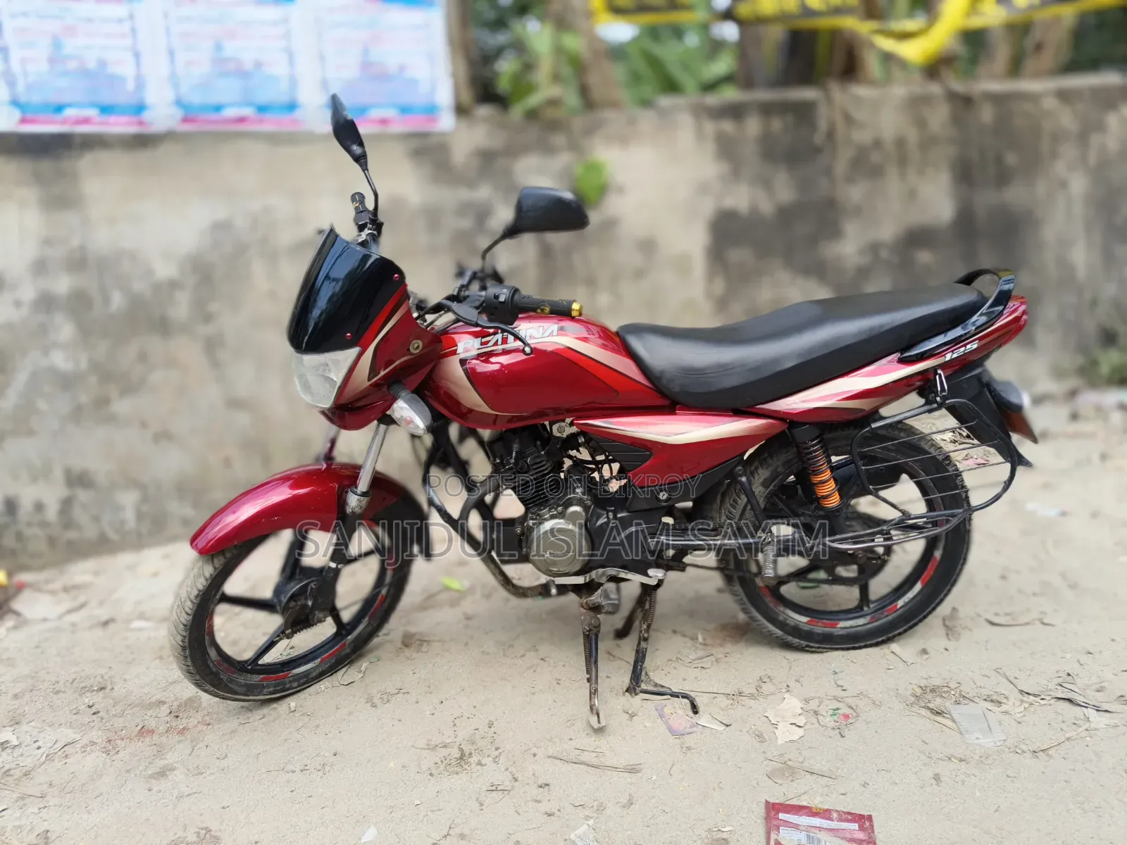 বাজাজ প্ল্যাটিনা ১২৫ ২০১২ লাল