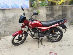 বাজাজ প্ল্যাটিনা ১২৫ ২০১২ লাল