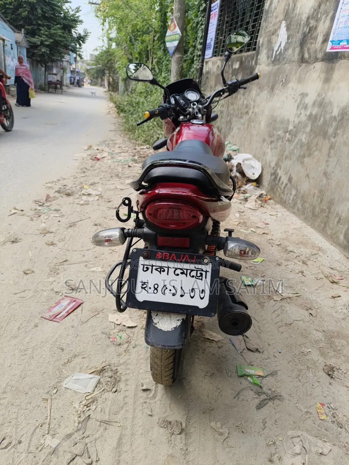বাজাজ প্ল্যাটিনা ১২৫ ২০১২ লাল