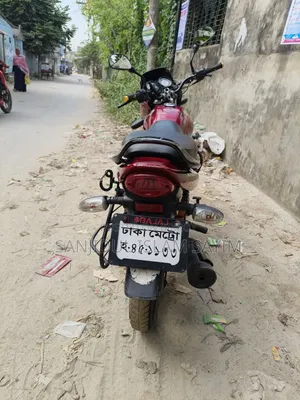 বাজাজ প্ল্যাটিনা ১২৫ ২০১২ লাল