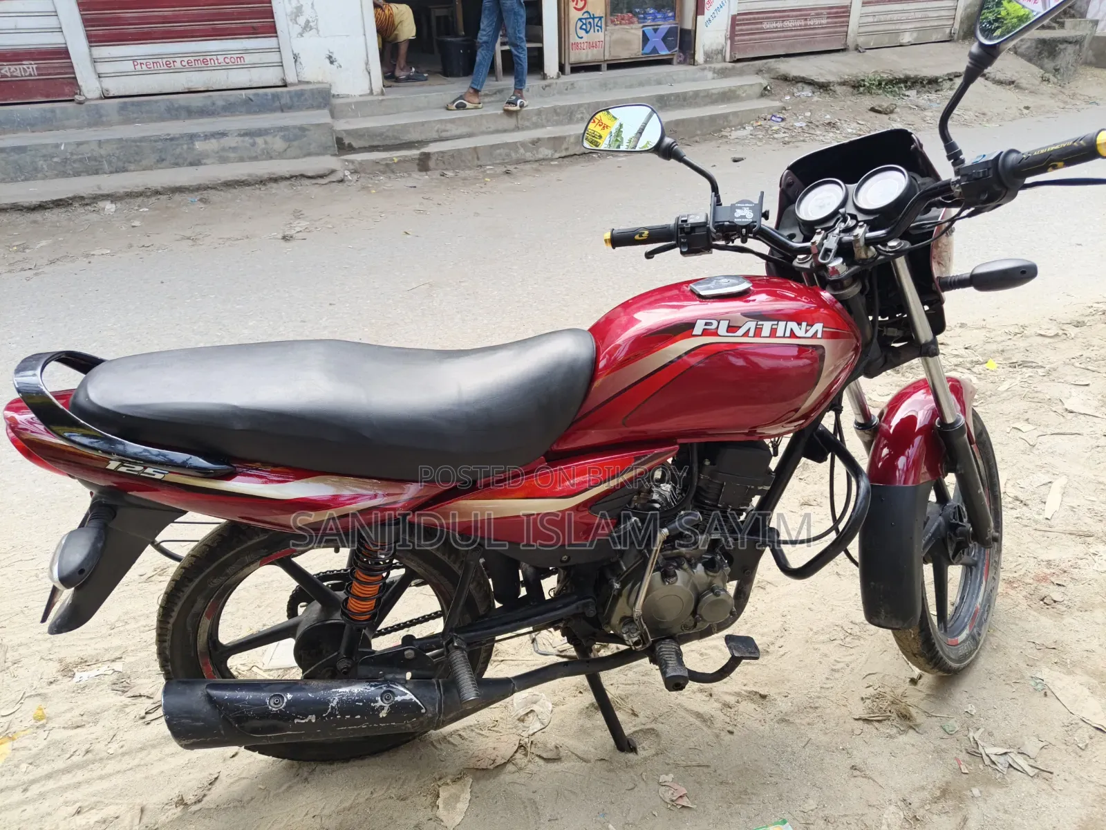 বাজাজ প্ল্যাটিনা ১২৫ ২০১২ লাল