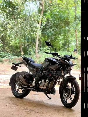 হিরো এক্সট্রিম ১২৫আর ২০২৬ কালো