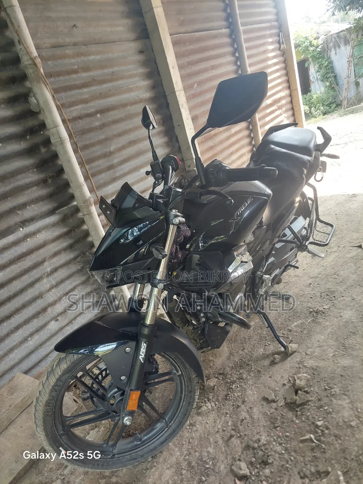 হিরো এক্সট্রিম ১২৫আর ২০২৬ কালো