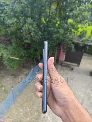 iQOO 256 GB Blue