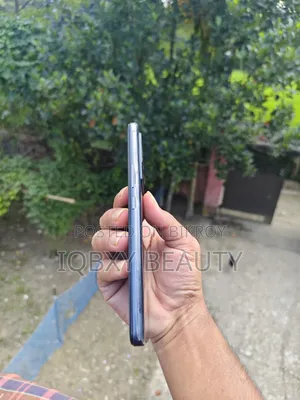 iQOO 256 GB Blue