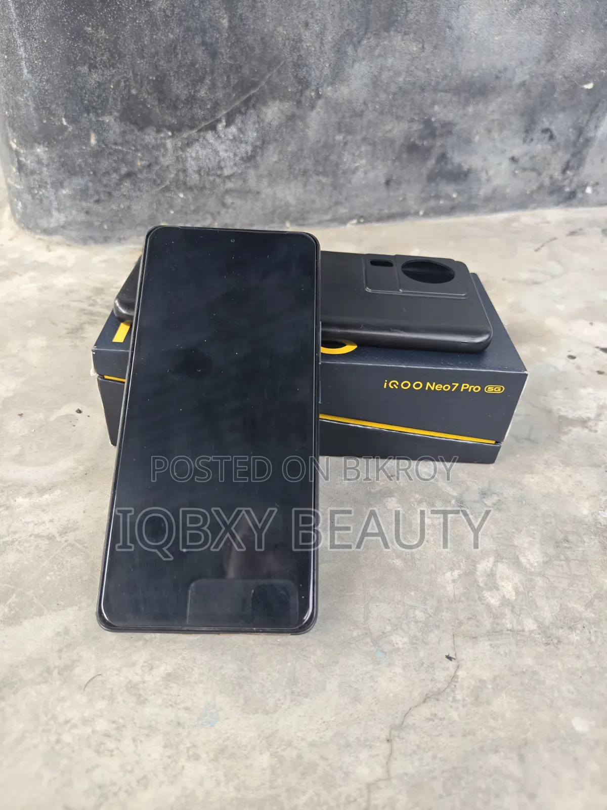 iQOO 256 GB Blue