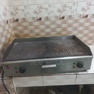 দক্ষিণ মুখে ৩ কাটা প্লট বিক্রয় সেক্টর ২৬