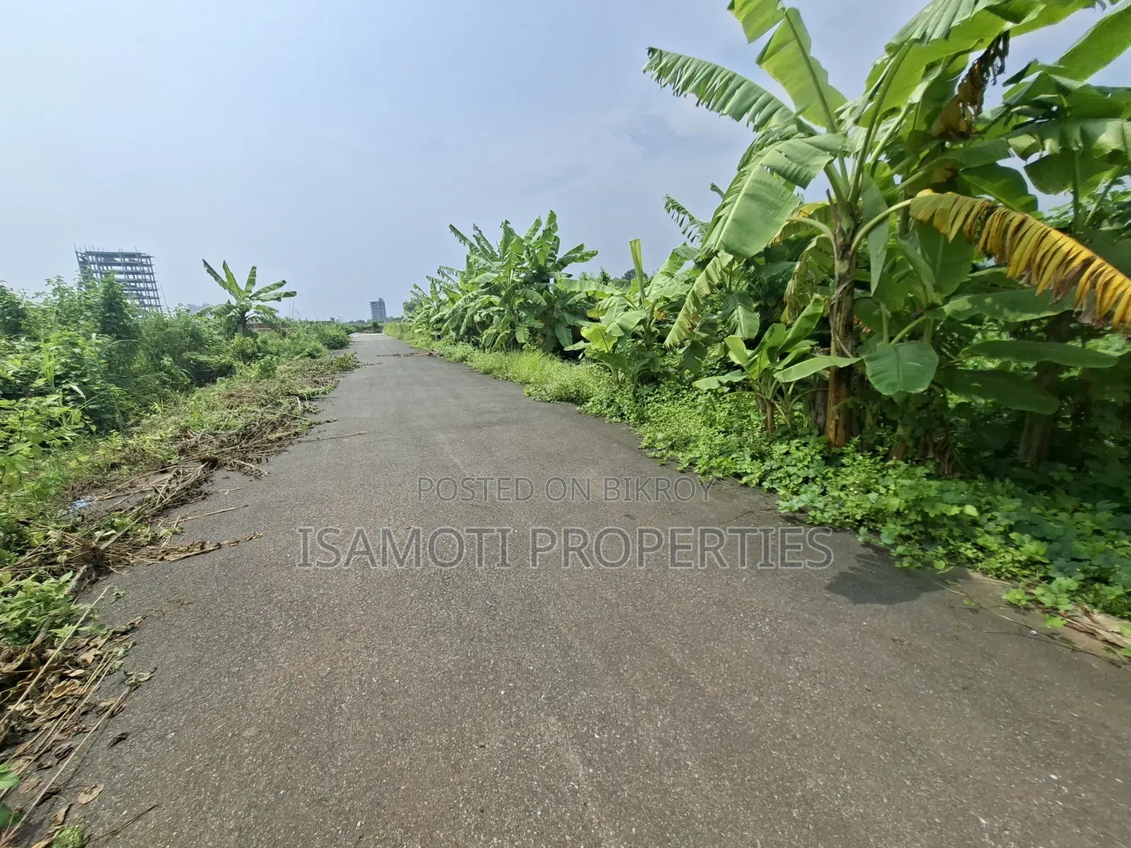 দক্ষিণ মুখে ৩ কাটা প্লট বিক্রয় সেক্টর ২৬