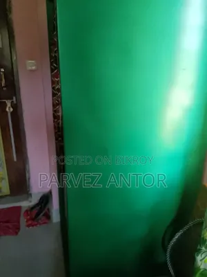 স্টিল আলমারি