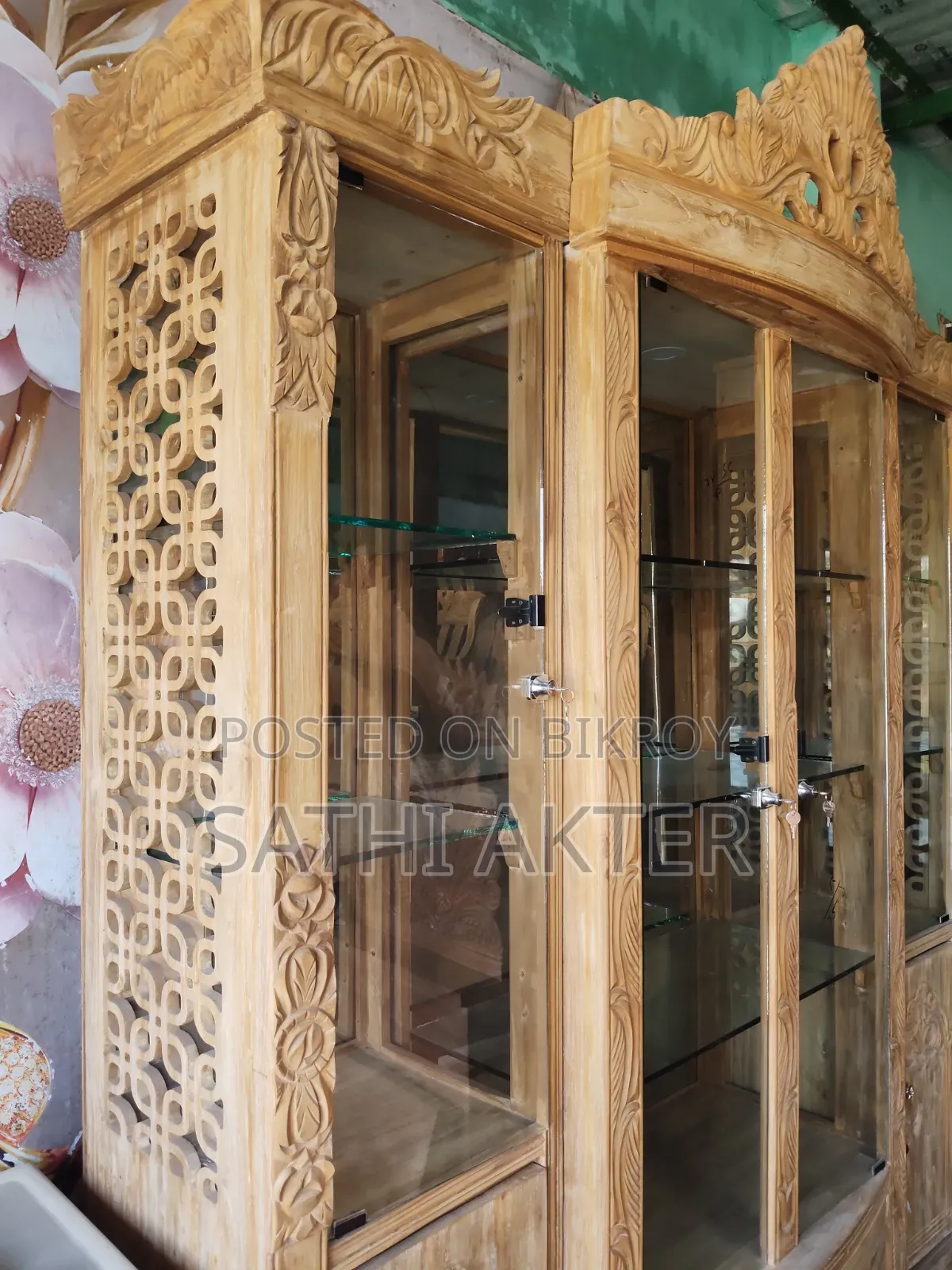 হাই কোয়ালিটি ব্র্যান্ড নিউ শোকেস