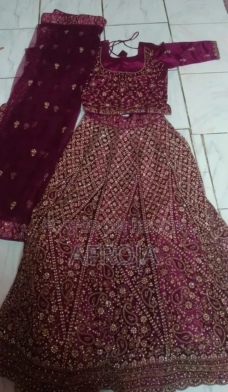 লেহেঙ্গা বিক্রি হবে