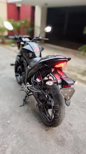সুজুকি জিক্সার ২০১৯ কালো