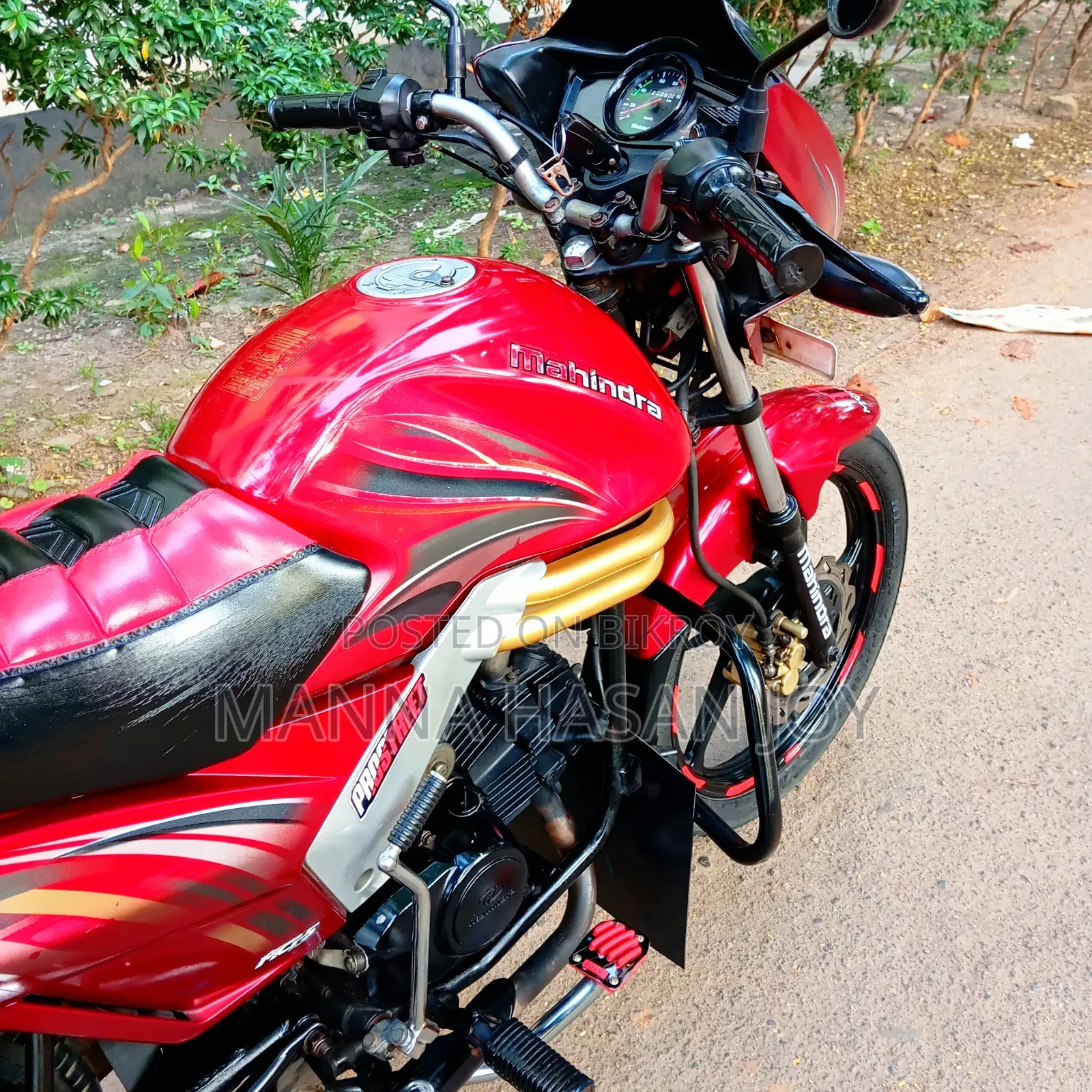 Mahindra Centuro 2018 Red