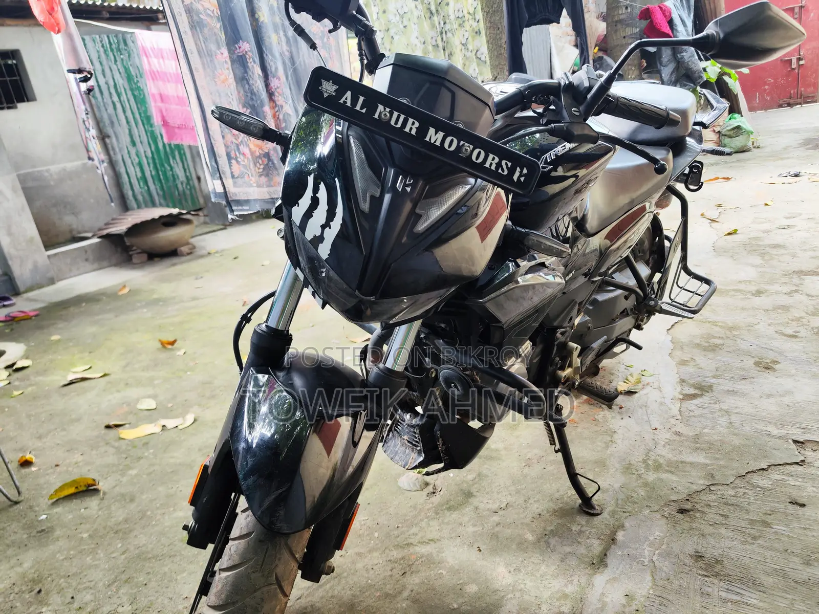 হিরো এক্সট্রিম ১২৫আর ২০২৫ ব্ল্যাক