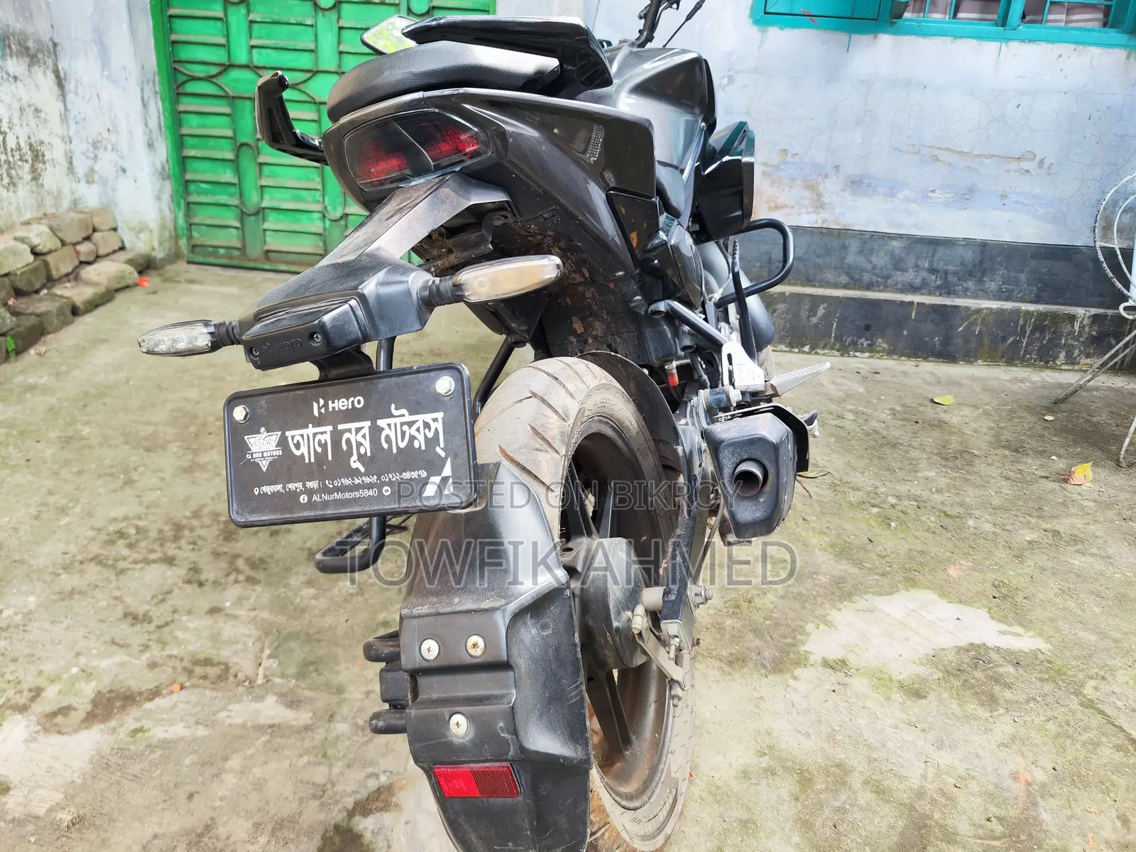 হিরো এক্সট্রিম ১২৫আর ২০২৫ ব্ল্যাক