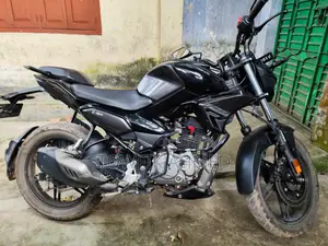 হিরো এক্সট্রিম ১২৫আর ২০২৫ ব্ল্যাক
