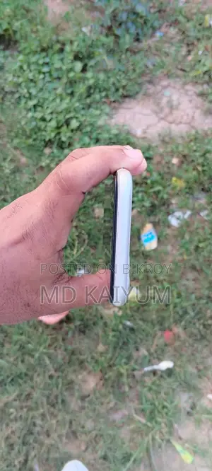 অ্যাপল আইফোন ১১ ১২৮ জিবি হোয়াইট