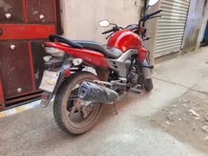 Honda CB 2016 Red