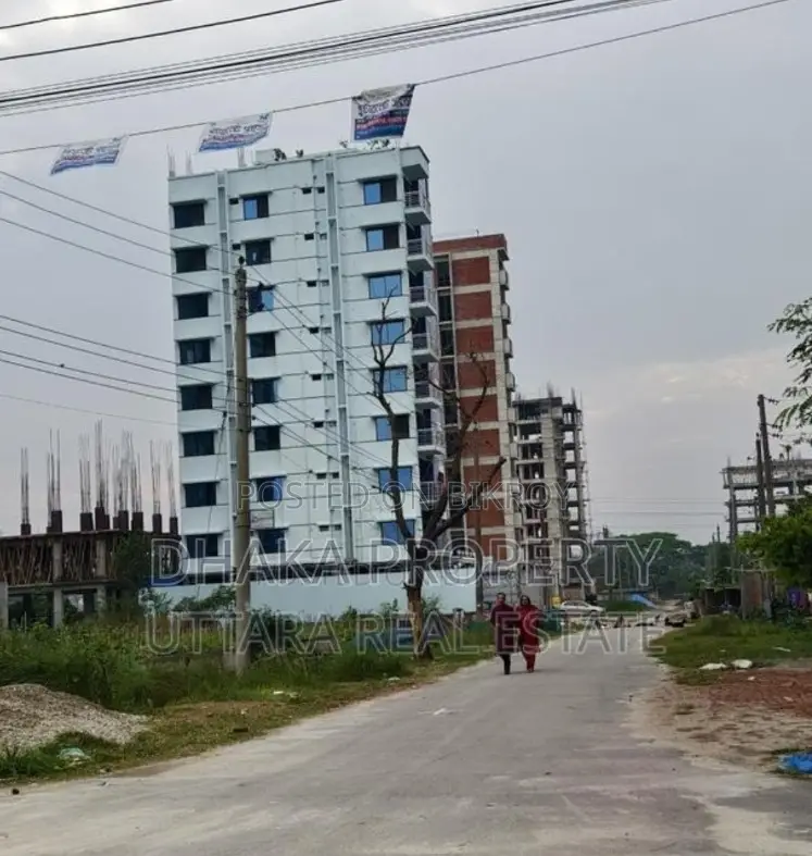 30ft Road 6 Katha Lake West at Sector-15/D