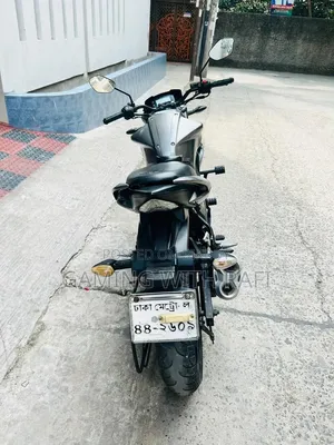 সুজুকি জিক্সার ২০১৯ সিলভার