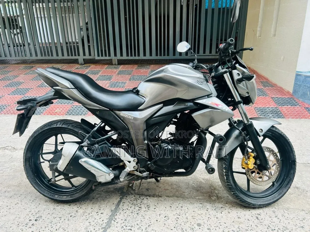 সুজুকি জিক্সার ২০১৯ সিলভার
