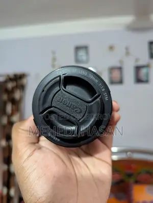 Canon 700D DSLR + 50mm F/1.8 STM Portrait Lens