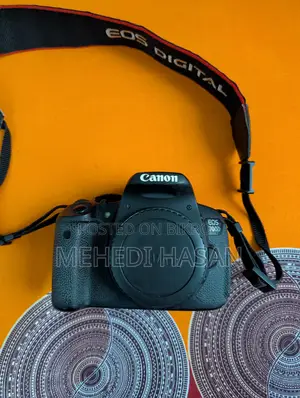 Canon 700D DSLR + 50mm F/1.8 STM Portrait Lens