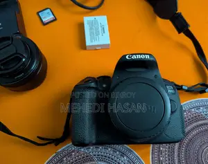 Canon 700D DSLR + 50mm F/1.8 STM Portrait Lens
