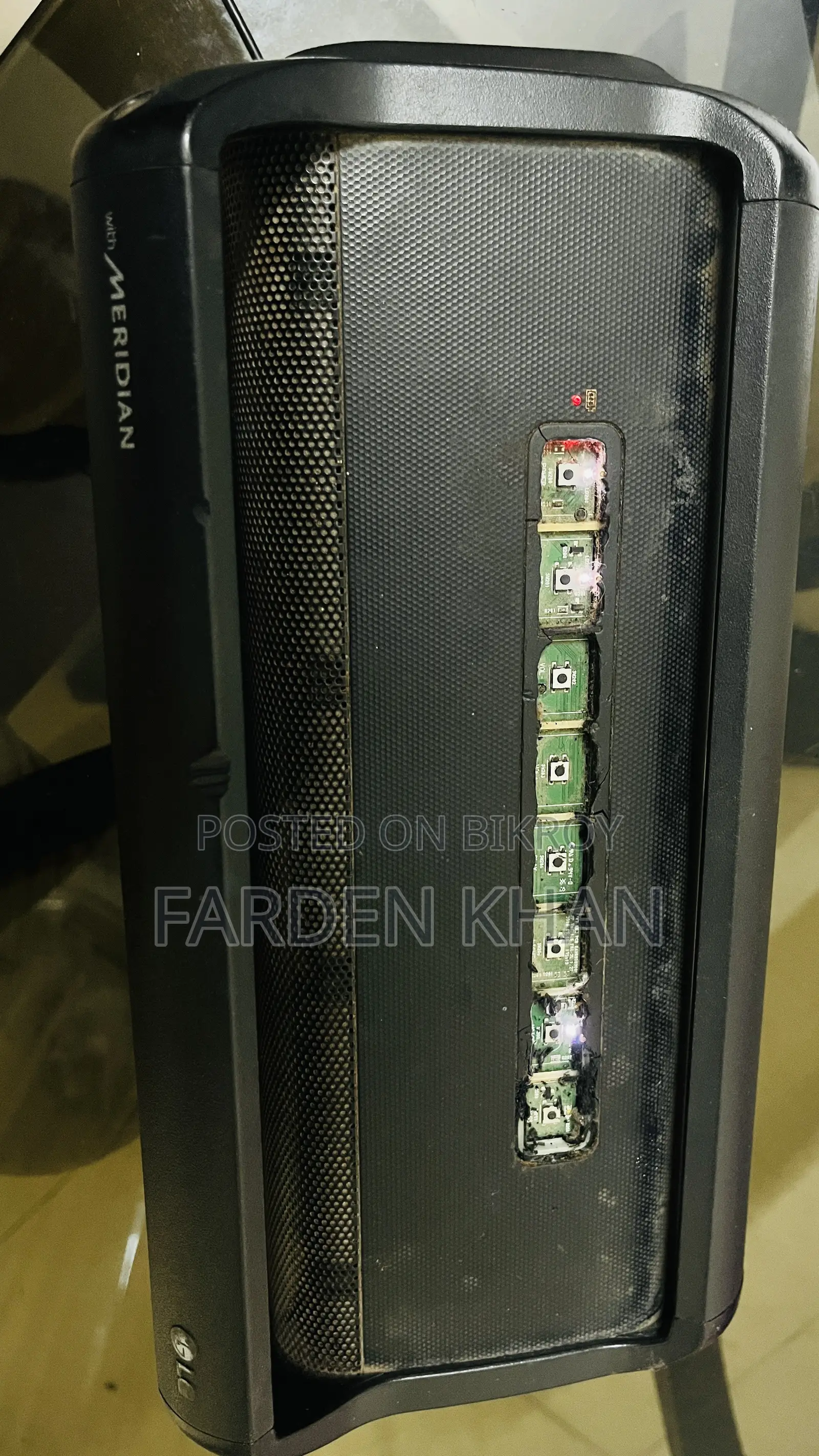 এলজি এক্সবুম গো পিকে ৭ পোর্টেবল স্পিকার