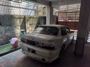 Toyota Corolla Sedan 1994 Pearl