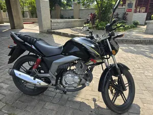 Suzuki GSX 125 2022 Black