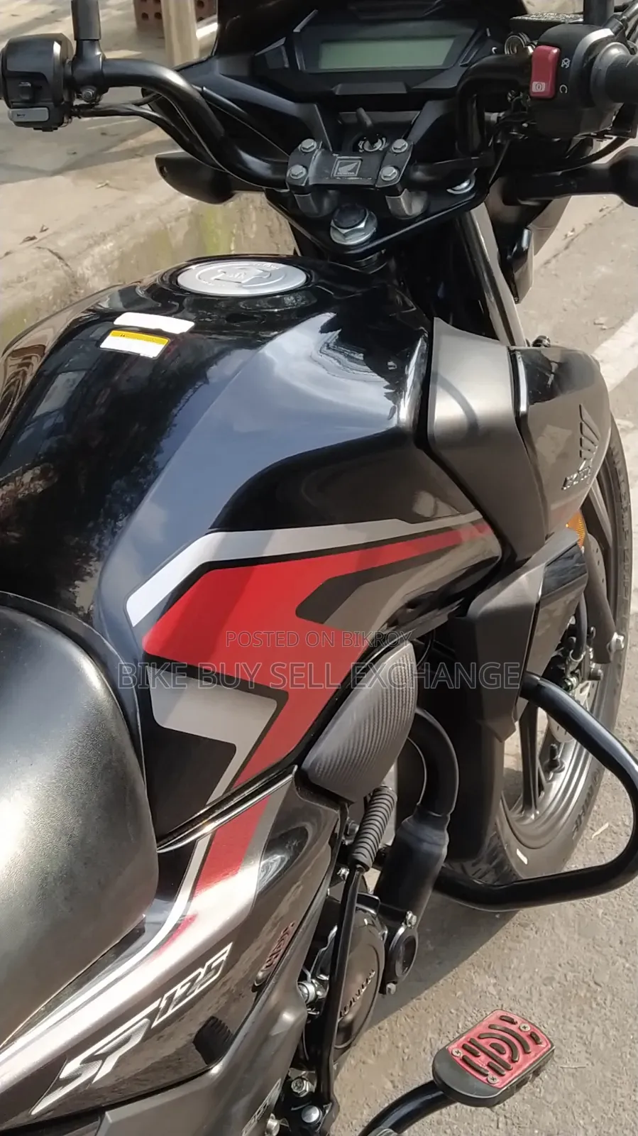 হোন্ডা এসপি ১২৫ ২০২৫ ব্ল্যাক