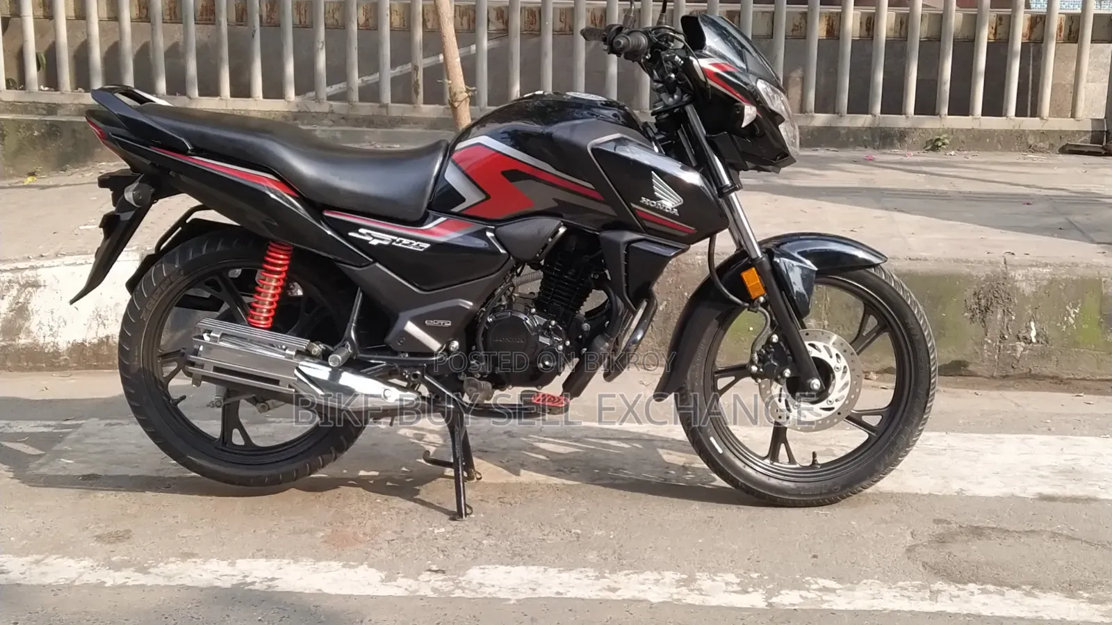 হোন্ডা এসপি ১২৫ ২০২৫ ব্ল্যাক