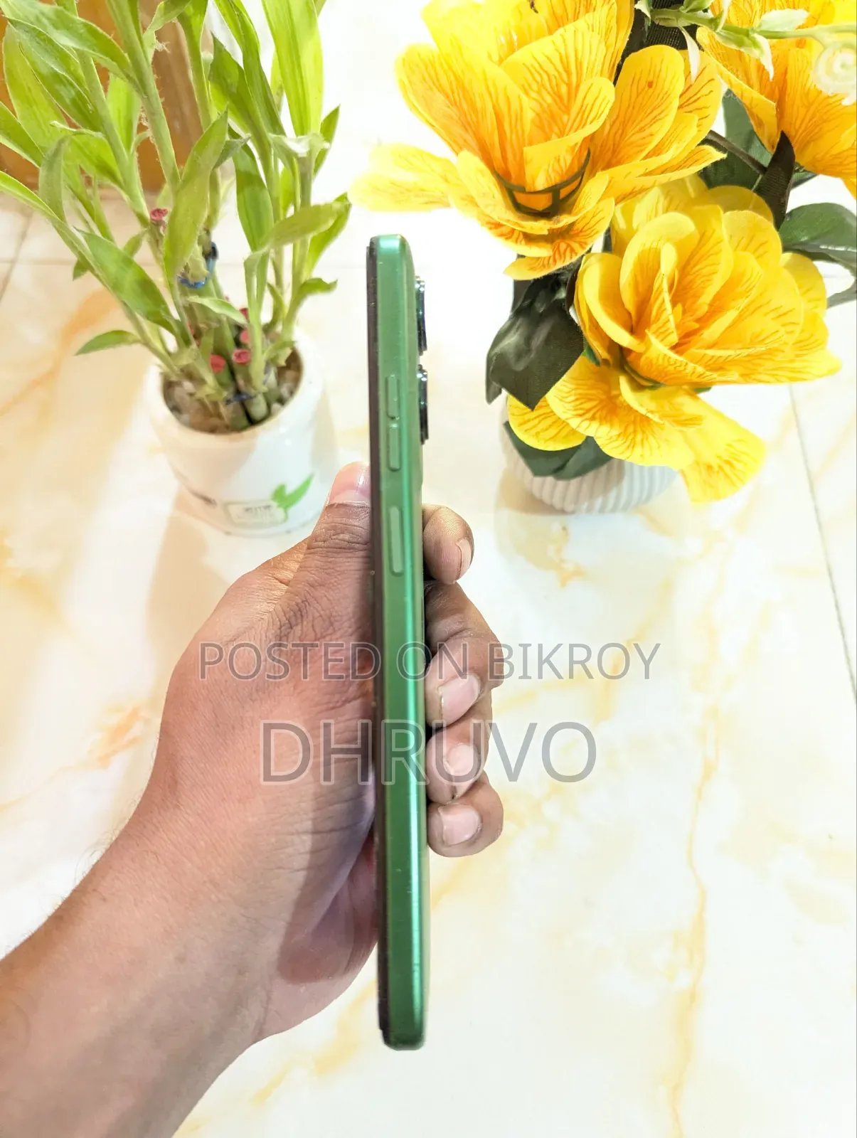 মোটোরোলা মোটো জি৩৫ ১২৮ জিবি গ্রিন