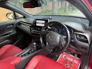 Toyota C-HR 2018 Maroon