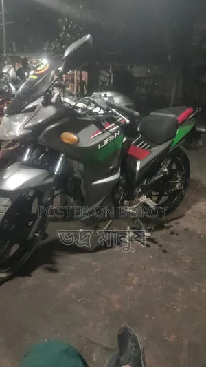 মোটরসাইকেল ২০১৮ ধূসর