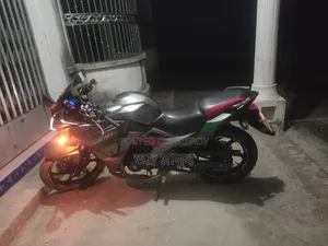 মোটরসাইকেল ২০১৮ ধূসর