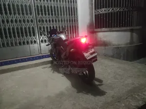 মোটরসাইকেল ২০১৮ ধূসর