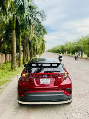 Toyota C-HR 2018 Maroon