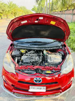 Toyota Aqua 2013 Red