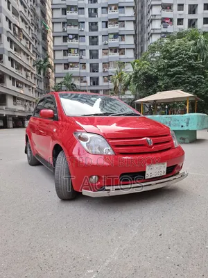 Toyota IST 2005 Red