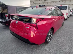 Toyota Prius 2021 Red