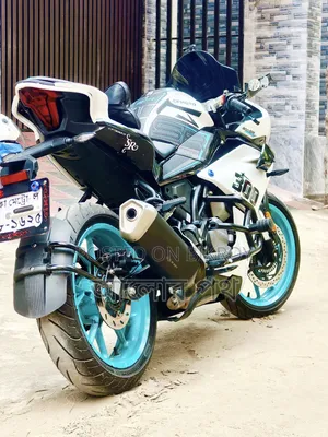 CFMoto 300SR 2025 White