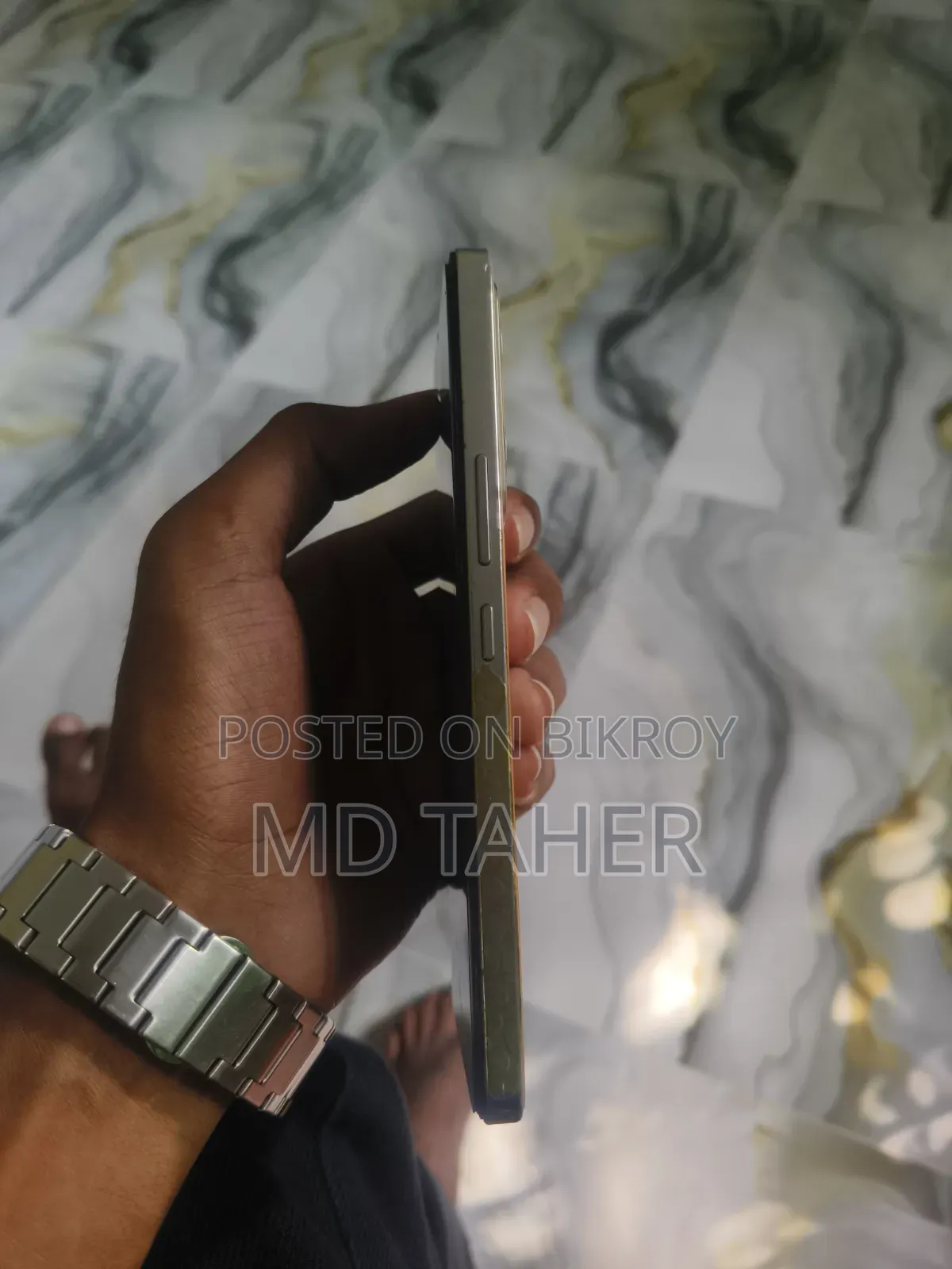 Vivo V25 128 GB Gold