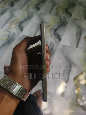 Vivo V25 128 GB Gold